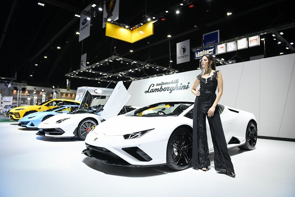 Si&ecirc;u xe Lamborghini Huracan EVO RWD Spyder c&ugrave;ng d&agrave;n xe Lamborghini đẹp mắt tại triển l&atilde;m Bangkok Motor Show 2020