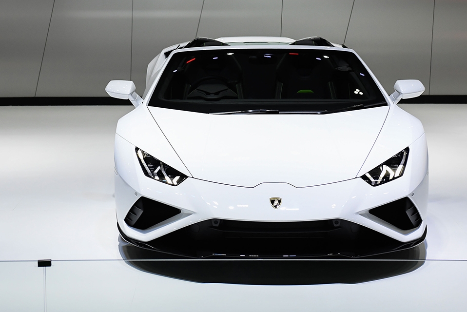 Vẻ đẹp của si&ecirc;u xe mui trần Lamborghini Huracan EVO RWD Spyder đầu ti&ecirc;n đến Th&aacute;i Lan