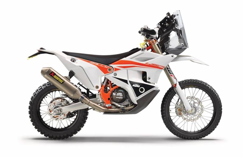 Chiếc xe sở hữu ngoại h&igrave;nh v&agrave; loạt đồ xuất xưởng chuẩn Dakar