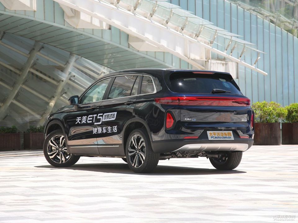 &nbsp;Ph&iacute;a sau của SUV điện Skywell ET5