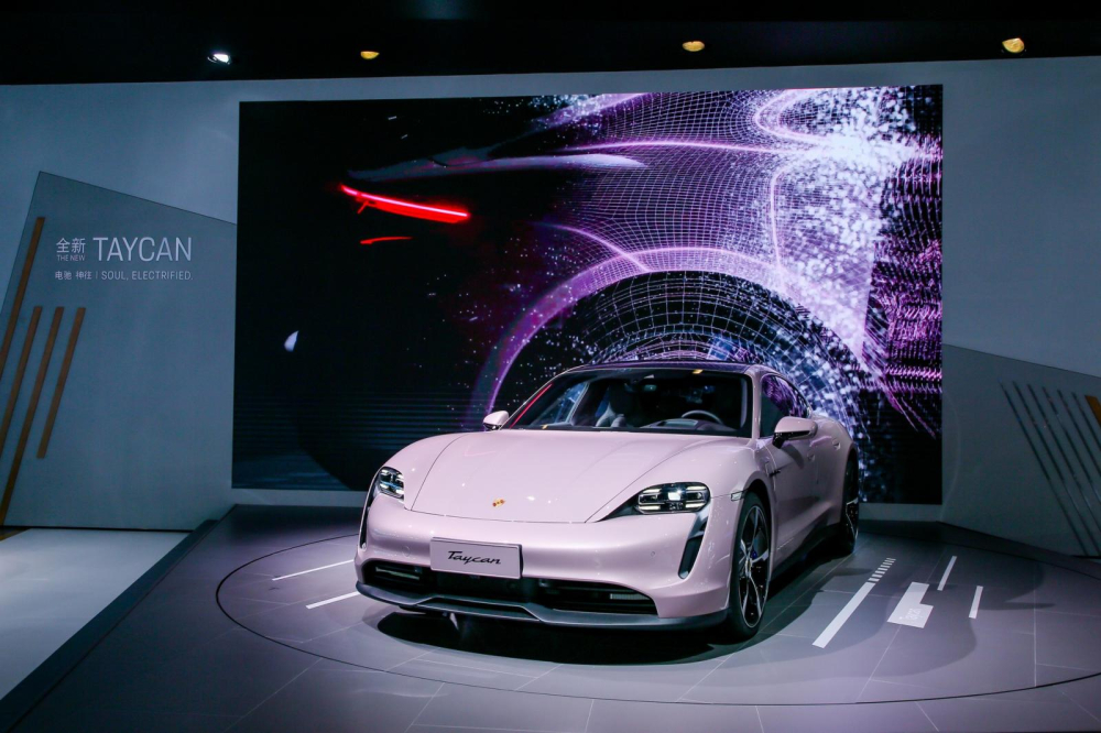 Porsche Taycan RWD 2020 có 2 loại pin khác nhau cho khách hàng lựa chọn Porsche Taycan RWD 2020 có 2 loại pin khác nhau cho khách hàng lựa chọn
