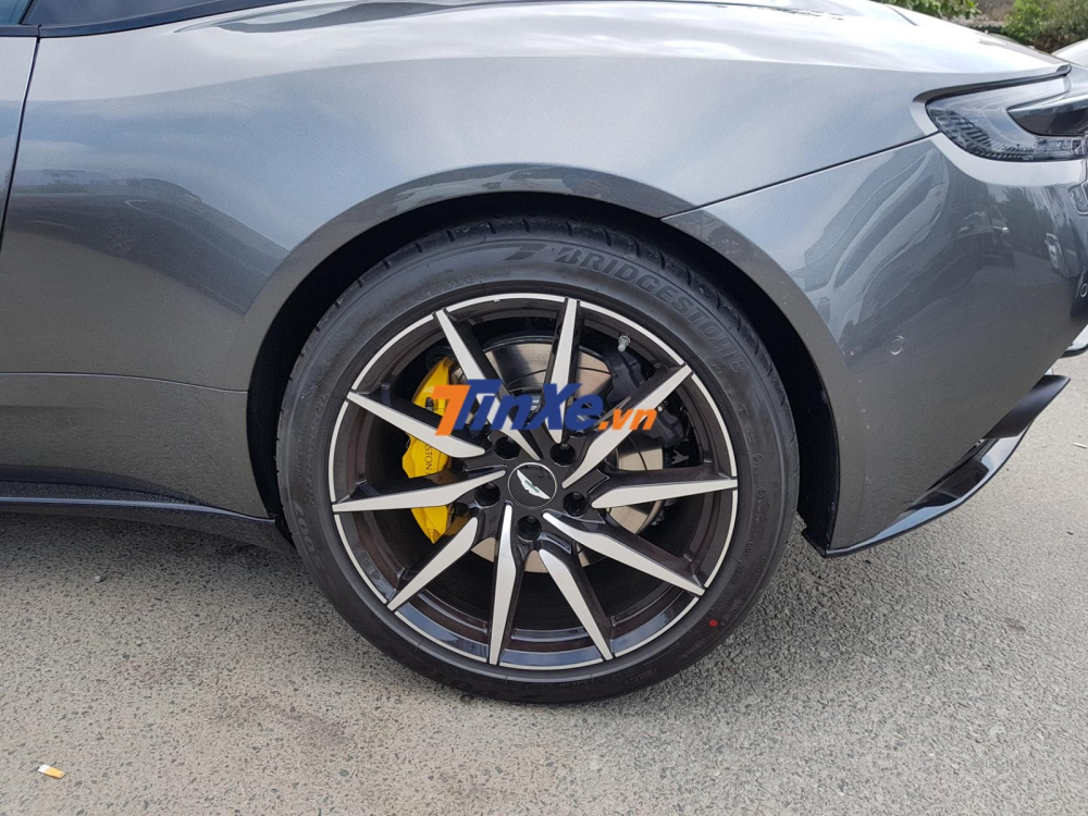 La-zăng của Aston Martin DB11 La-zăng của Aston Martin DB11