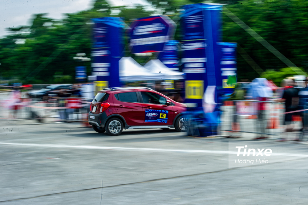 Đến với giải đua TC Motor Gymkhana Championsip 2020 c&oacute; thể dễ d&agrave;ng bắt gặp những chiếc xe RWD, AWD v&agrave; cả những chiếc xe phổ th&ocirc;ng cầu trước như Hyundai Grand i10.