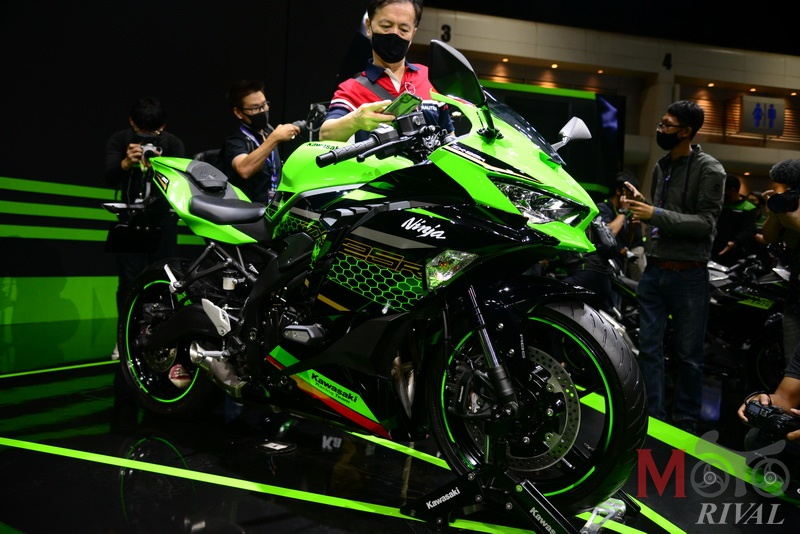 Kawasaki Zx-25R ra mắt khiến c&aacute;c h&atilde;ng xe đối thủ phải suy nghĩ
