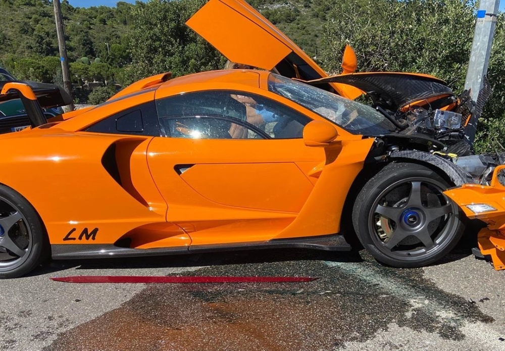 Hình ảnh chiếc siêu xe triệu đô McLaren Senna LM đầu tiên trên thế giới tử nạn dưới tay lái của cựu tay đua F1