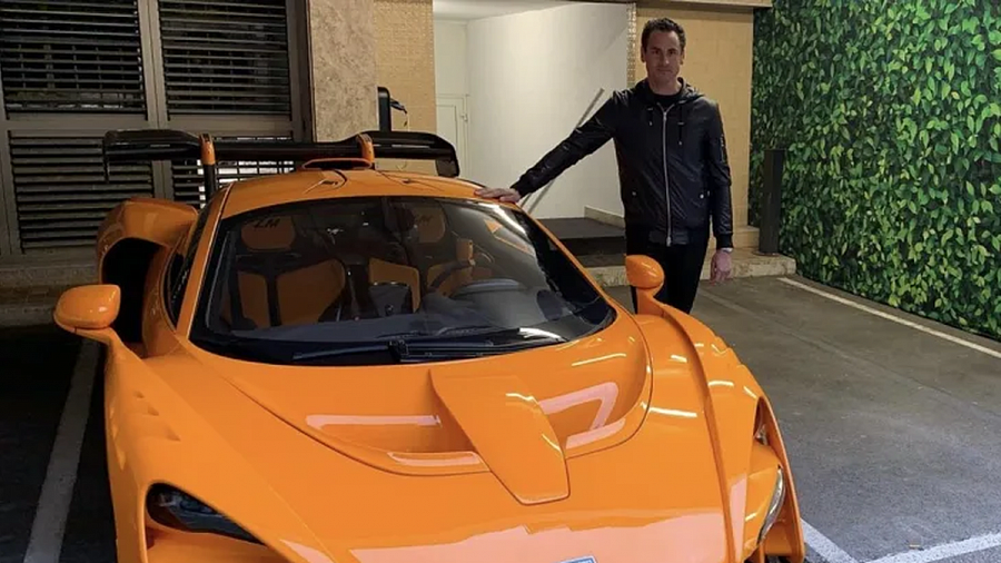 Người lái chiếc McLaren Senna Lemans lúc xảy ra tai nạn là Adrian Sutil