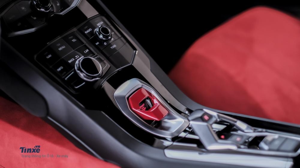 N&uacute;t Start/Stop tr&ecirc;n si&ecirc;u xe Lamborghini Huracan LP610-4 thiết kế đẹp mắt