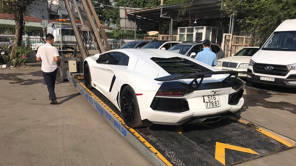 Lamborghini Aventador LP700-4 bí ẩn nhất Việt Nam, về nước 3 năm mà chủ xe ở Đà Nẵng không chịu chạy Lamborghini Aventador LP700-4 bí ẩn nhất Việt Nam, về nước 3 năm mà chủ xe ở Đà Nẵng không chịu chạy