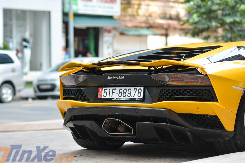 Lamborghini Aventador S LP740-4 có khuếch tán mới, ống xả thiết kế lại và cánh gió đuôi chủ động 3 vị trí Lamborghini Aventador S LP740-4 có khuếch tán mới, ống xả thiết kế lại và cánh gió đuôi chủ động 3 vị trí