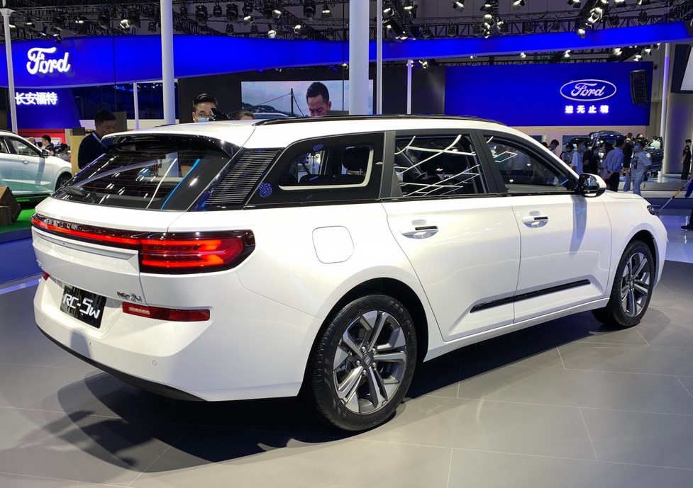 Phía sau của Baojun RC-5W