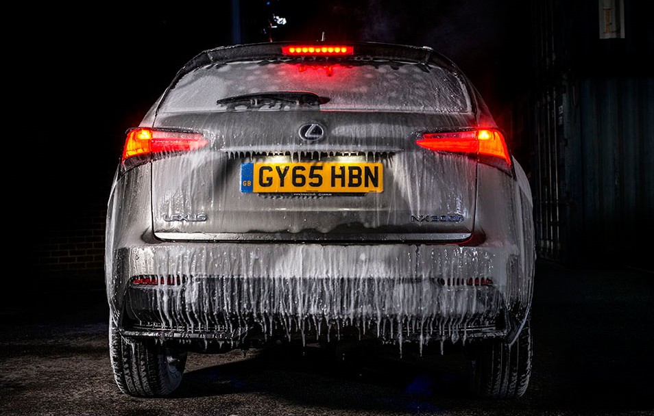Chiếc Lexus NX đã được đưa vào buồng đông lạnh trong 5 ngày