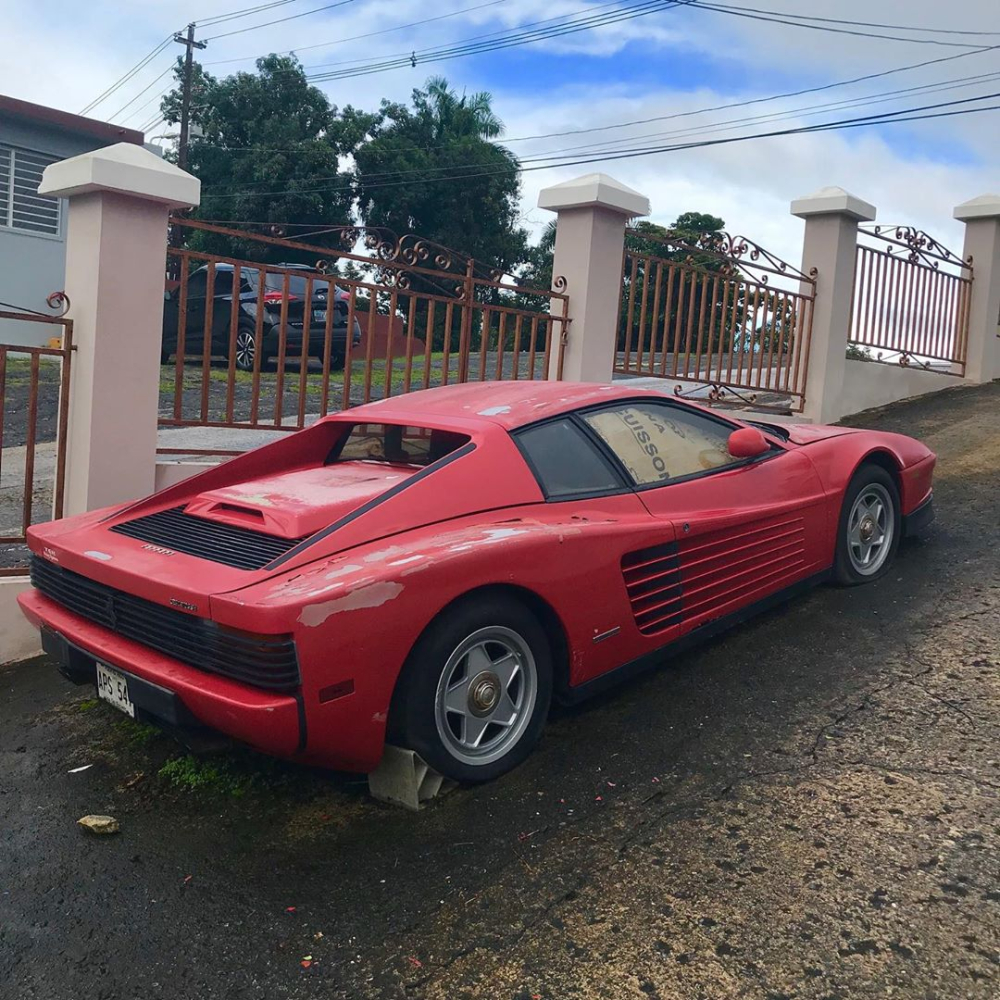 Chiếc Ferrari Testarossa nằm bên ngoài nhà của chủ nhân suốt 17 năm Chiếc Ferrari Testarossa nằm bên ngoài nhà của chủ nhân suốt 17 năm