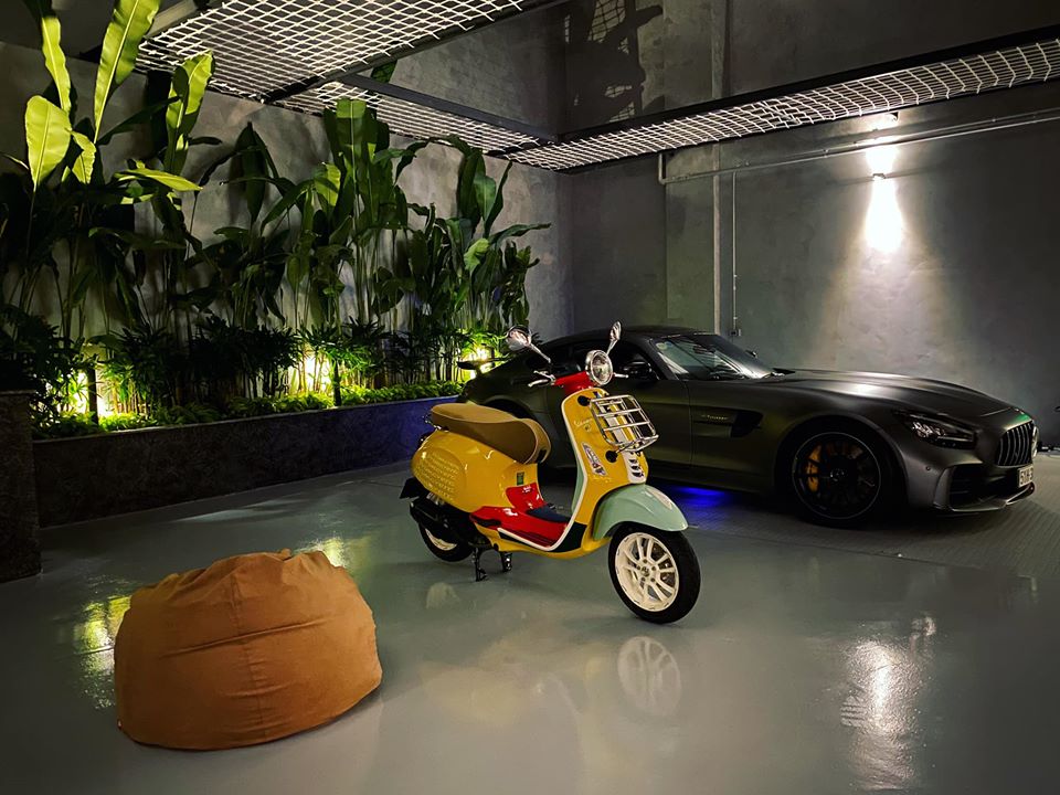 Vợ Cường Vợ Cường Đô-la tậu Vespa Primavera Sean Wotherspoon bản giới hạn có giá 135 triệu đồng