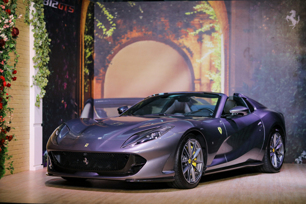 Siêu xe mui trần Ferrari 812 GTS ra mắt tại Thái Lan khiến đại gia Việt Siêu xe mui trần Ferrari 812 GTS ra mắt tại Thái Lan khiến đại gia Việt phát thèm