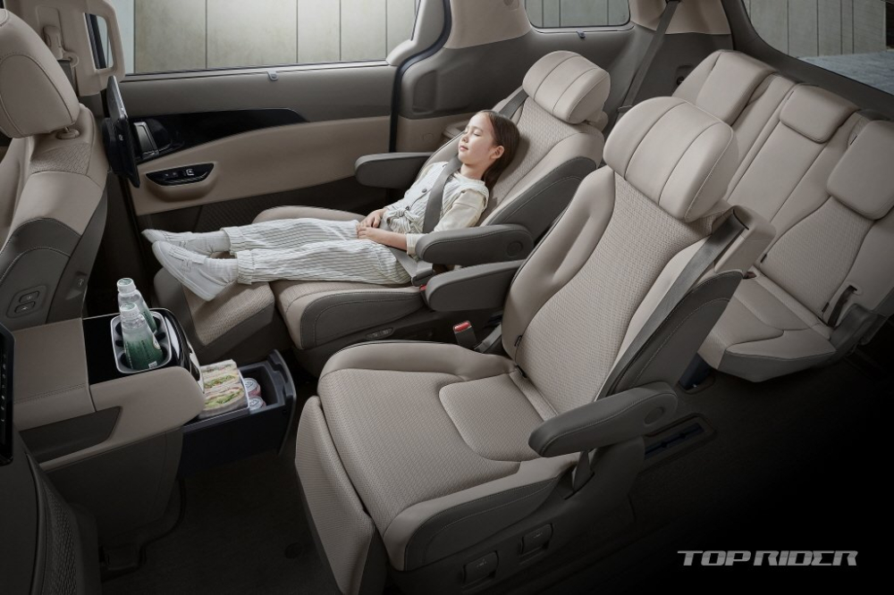 Kia Sedona 2021 phi&ecirc;n bản 7 chỗ