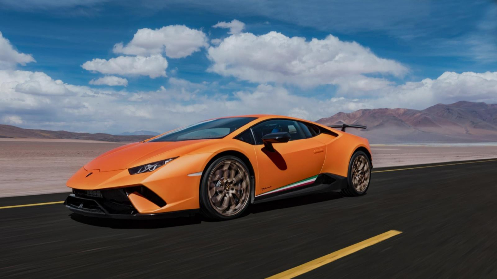 Gi&aacute; si&ecirc;u xe Lamborghini Huracan Performante mới nhất tại Việt Nam