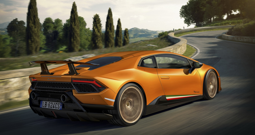 Si&ecirc;u xe hiệu suất cao Lamborghini Huracan Performante nh&igrave;n từ ph&iacute;a sau