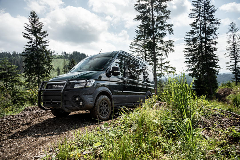 Torsus Terrastorm được giới thiệu l&agrave; mẫu minibus 4x4 off-road tốt nhất thế giới