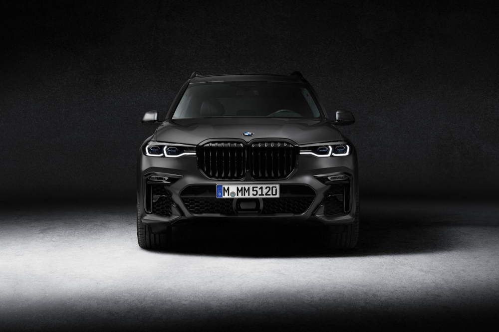 BMW X7 Dark Shadow Edition 2021 đi kèm lưới tản nhiệt mạ crôm màu đen bóng