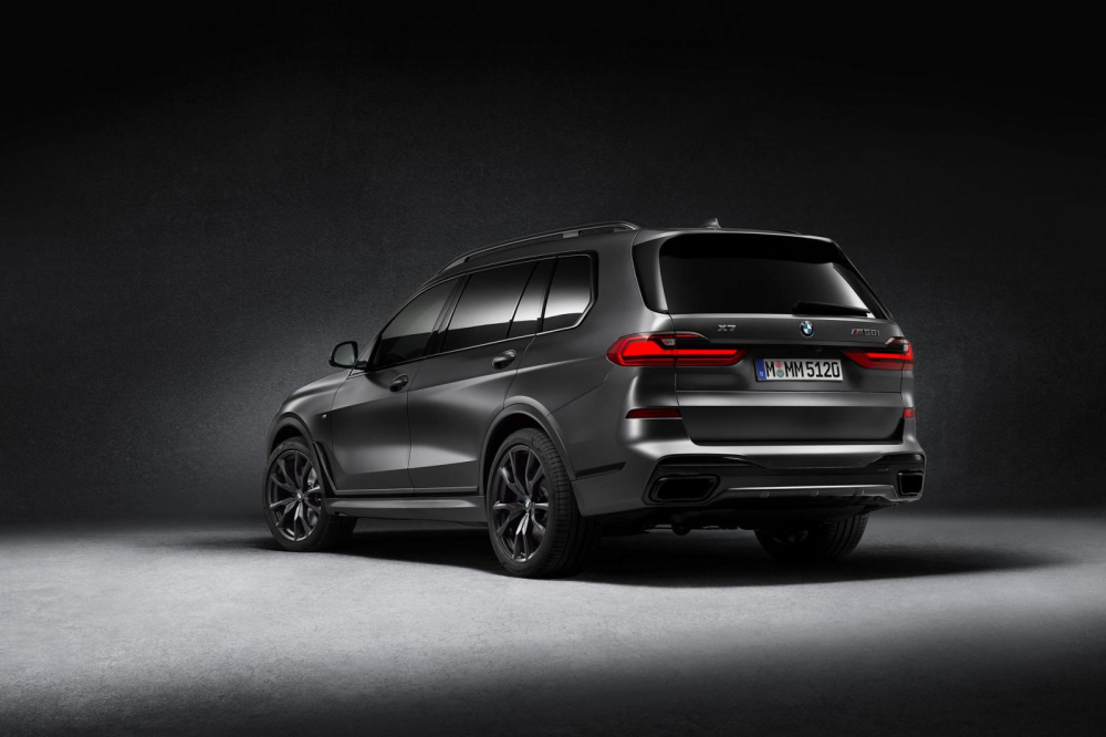 BMW X7 Dark Shadow Edition 2021 được sơn màu xám nhám