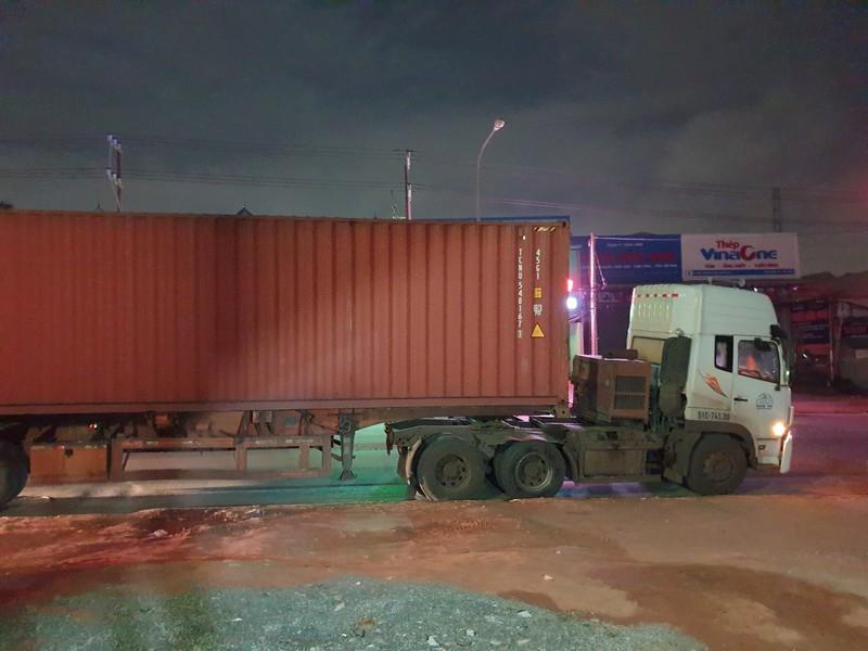 Chiếc xe container g&acirc;y tai nạn