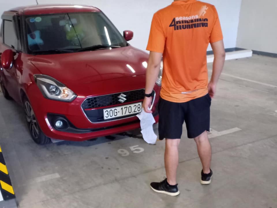 Chiếc Suzuki Swift g&acirc;y tai nạn