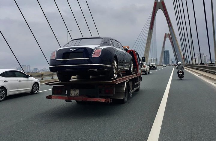 Bentley Mulsanne EWB mới về Việt Nam đ&atilde; bị khai tử tại nước ngo&agrave;i