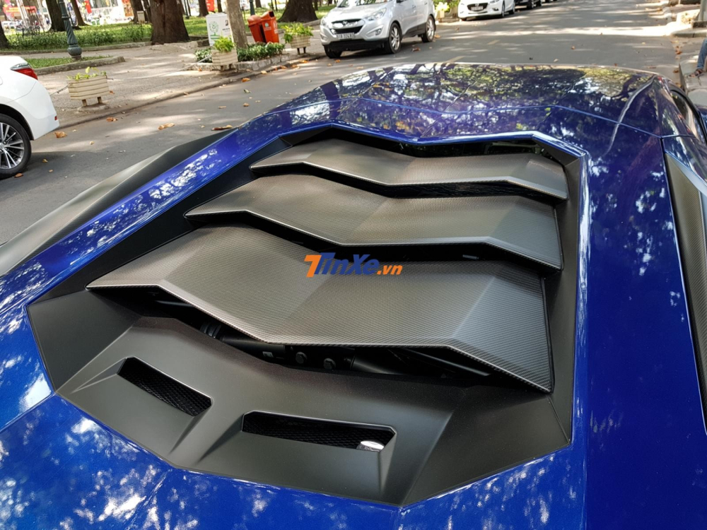 Động cơ của si&ecirc;u xe Lamborghini Aventador LP750-4 SuperVeloce