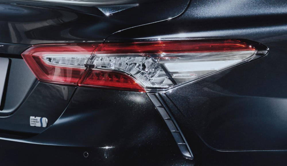 Toyota Camry Black Edition 2020 d&ugrave;ng động cơ như bản thường