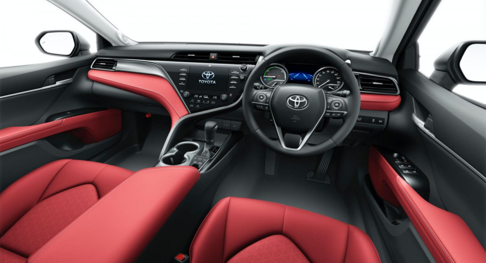 Nội thất b&ecirc;n trong Toyota Camry Black Edition 2020