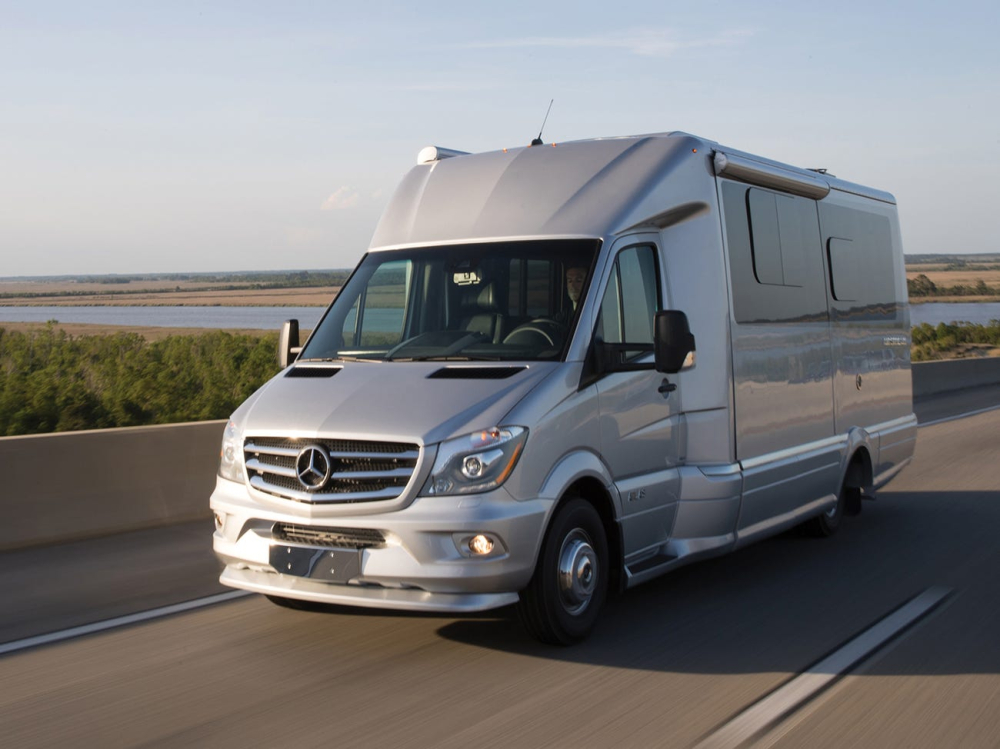 Airstream Atlas 2020 là mẫu RV thượng đẳng dựa trên Mercedes-Benz Sprinter 3500
