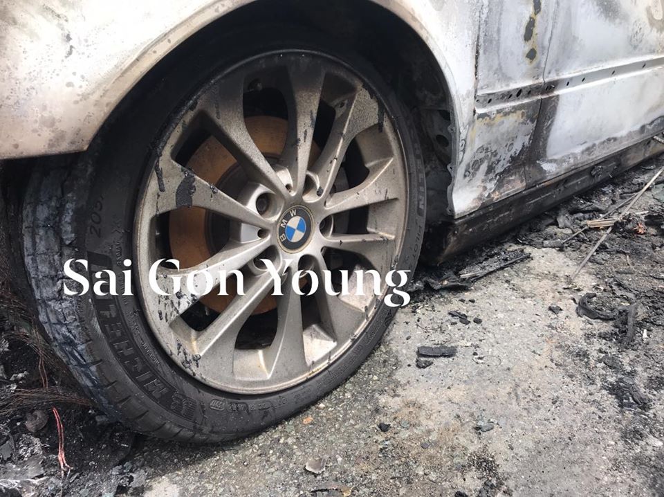 Vành của chiếc BMW gần như vẫn còn nguyên vẹn