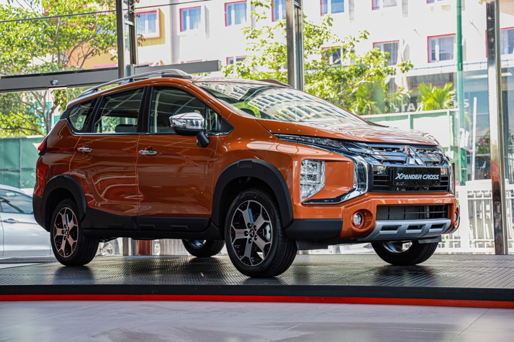 Mitsubishi Xpander Cross 2020 được nhập khẩu nguyên chiếc từ Indonesia với duy nhất 1 phiên bản có giá bán lẻ đề xuất là 670 triệu đồng