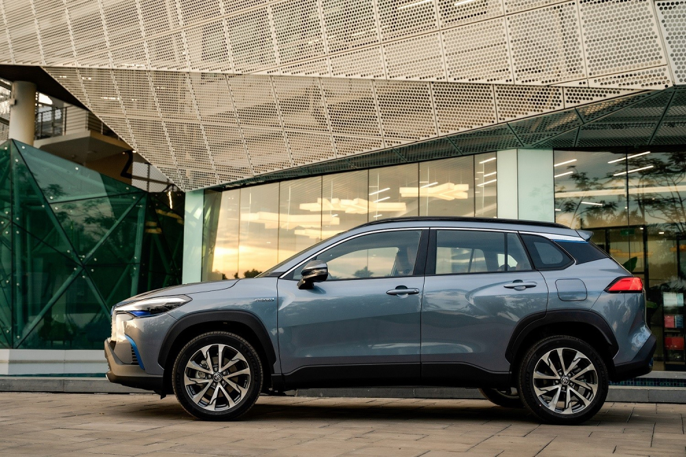 Người d&ugrave;ng c&oacute; thắc mắc hoặc cần phản ảnh về sản phẩm hay dịch vụ của Toyota Việt Nam c&oacute; thể li&ecirc;n lạc bằng số hotline tr&ecirc;n
