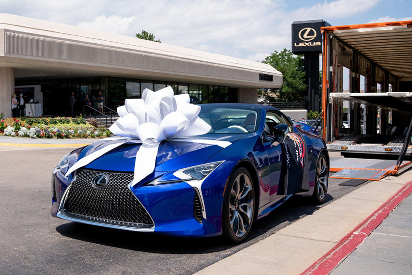 Chiếc Lexus LC 500 Convertible 2021 này đã được đấu giá 2 triệu USD vào đầu năm nay