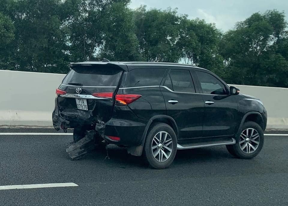 Chiếc Toyota Fortuner tại hiện trường vụ tai nạn