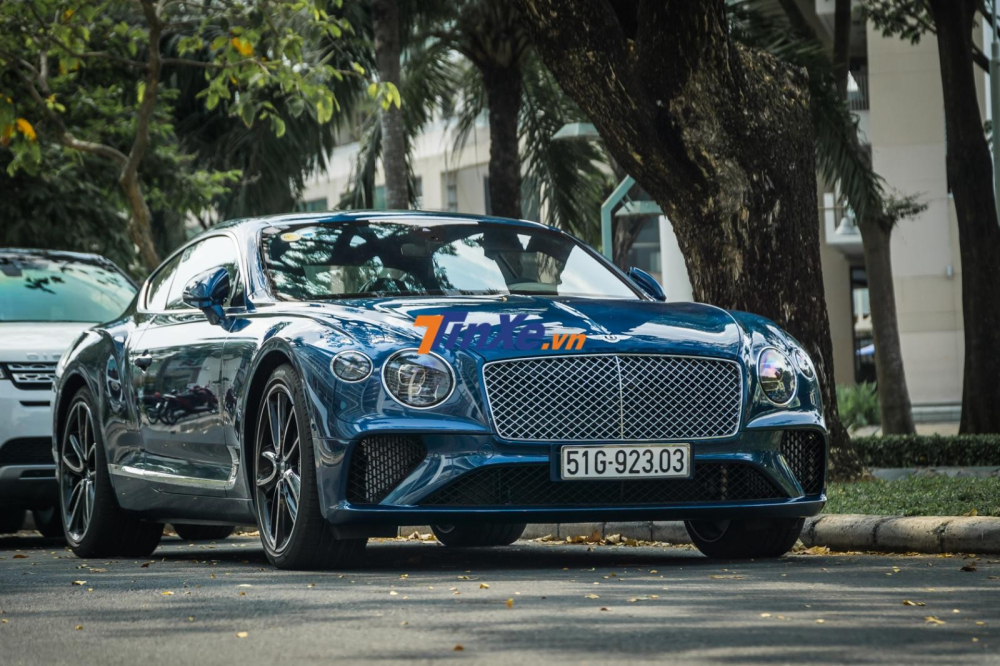 Bentley Continental GT thế hệ thứ 3 đầu ti&ecirc;n cập bến Việt Nam