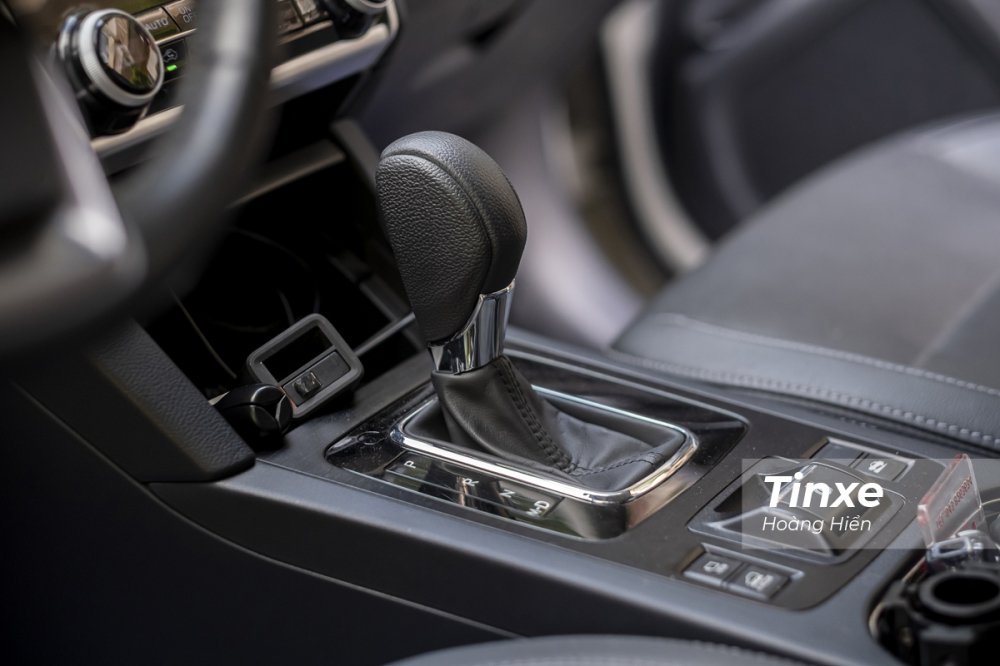 Subaru Outback cũng được trang bị hộp số v&ocirc; cấp CVT c&ugrave;ng với chế độ l&aacute;i thể thao v&agrave; X-mode hỗ trợ đi đường xấu.