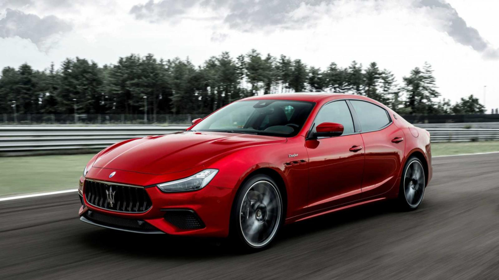 Maserati Ghibli Trofeo mới ra mắt