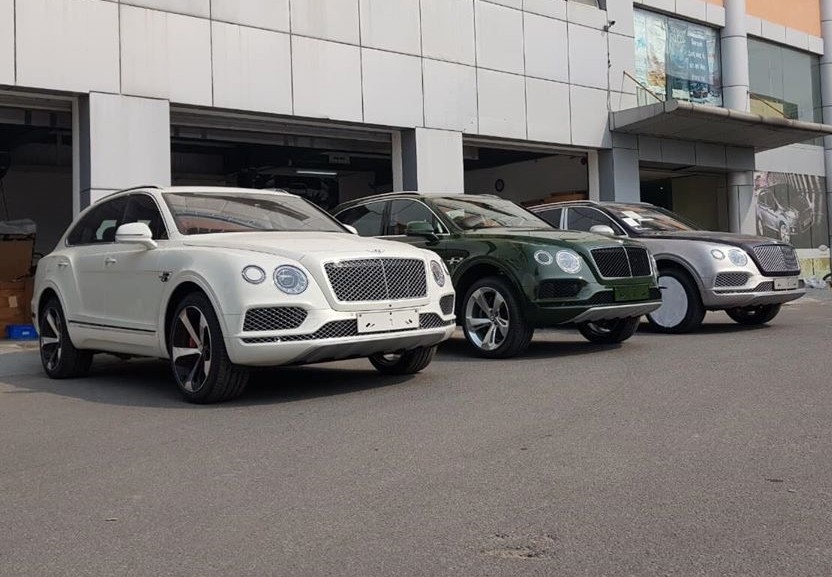 Bộ 3 SUV si&ecirc;u sang Bentley Bentayga V8 nhập khẩu ch&iacute;nh h&atilde;ng tại Việt Nam