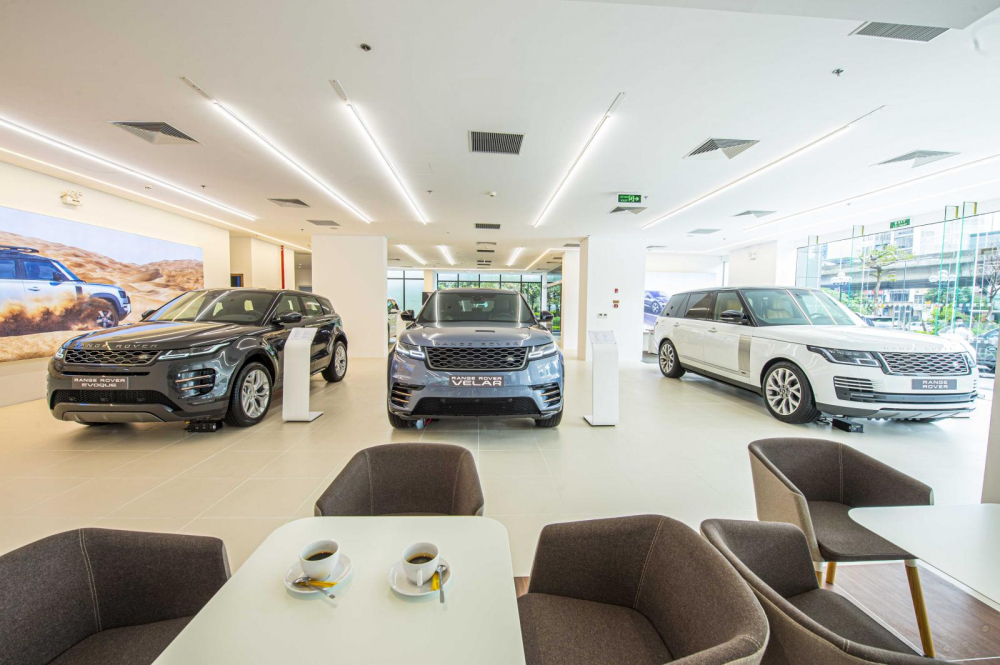 Showroom mới của Jaguar Land Rover sẽ l&agrave; điểm hẹn d&agrave;nh cho những người đam m&ecirc; d&ograve;ng xe Anh Quốc n&agrave;y tại H&agrave; Nội v&agrave; khu vực ph&iacute;a Bắc.