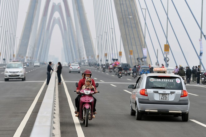 Xe máy đi ngược chiều sẽ bị phạt nặng Xe máy đi ngược chiều sẽ bị phạt nặng