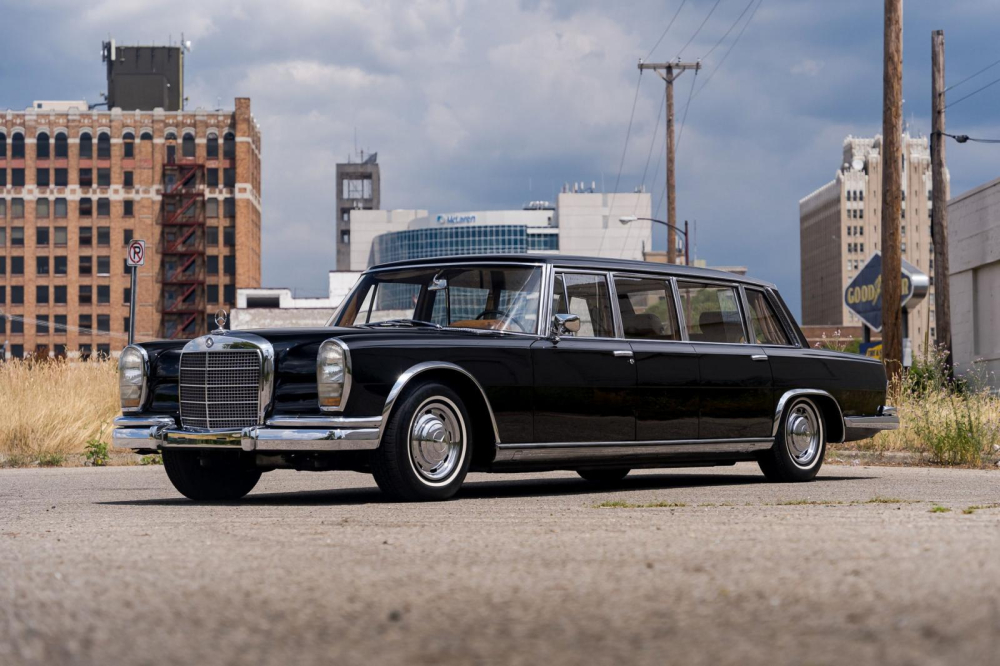 Chiếc Mercedes-Benz 600 LWB Pullman hiện đang được rao bán tại Mỹ Chiếc Mercedes-Benz 600 LWB Pullman hiện đang được rao bán tại Mỹ