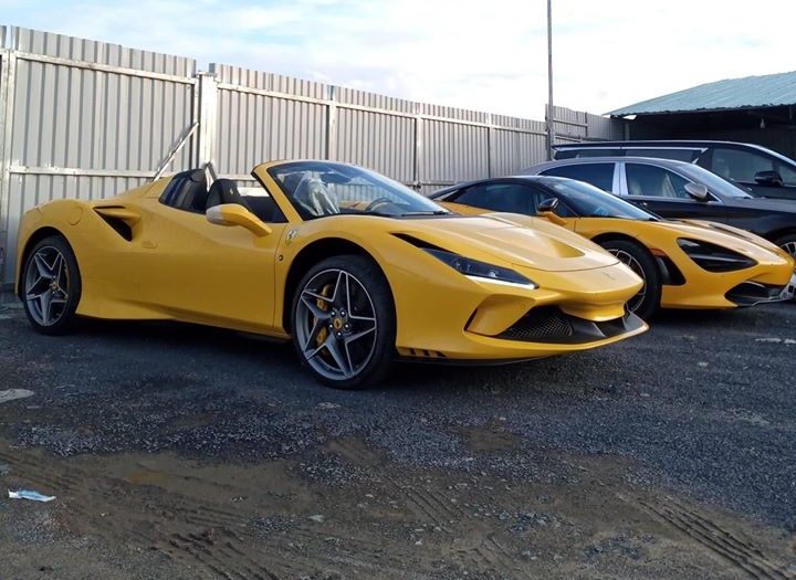 Hình ảnh siêu xe mui trần Ferrari F8 Spider đầu tiên về Việt Nam Hình ảnh siêu xe mui trần Ferrari F8 Spider đầu tiên về Việt Nam