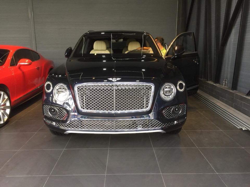 Một chiếc Bentley Bentayga First Edition tại Việt Nam
