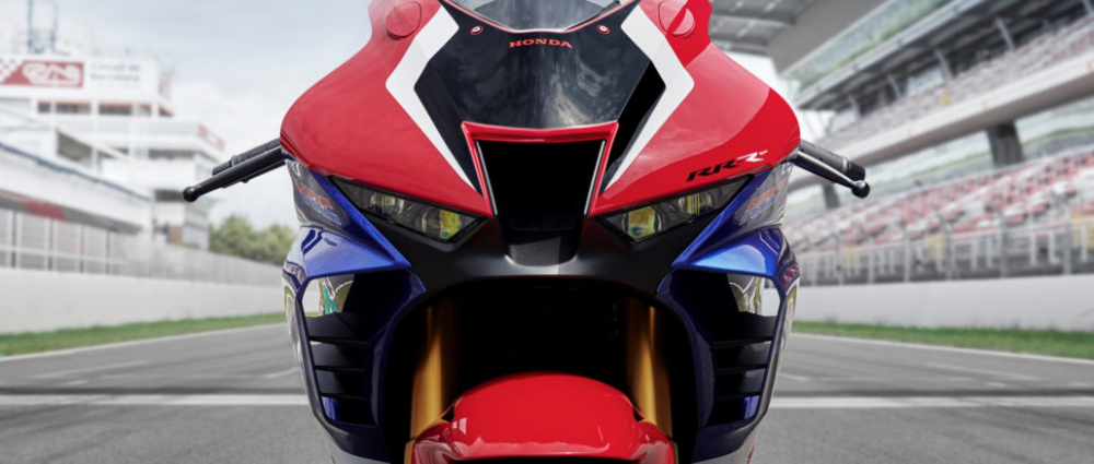 CBR1000RR-R Fireblade sở hữu bộ cánh gió bên trong yếm xe cùng hệ thống chiếu sáng LED CBR1000RR-R Fireblade sở hữu bộ cánh gió bên trong yếm xe cùng hệ thống chiếu sáng LED