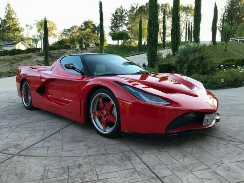 Phía trước của chiếc Ferrari LaFerrari nhái Phía trước của chiếc Ferrari LaFerrari nhái