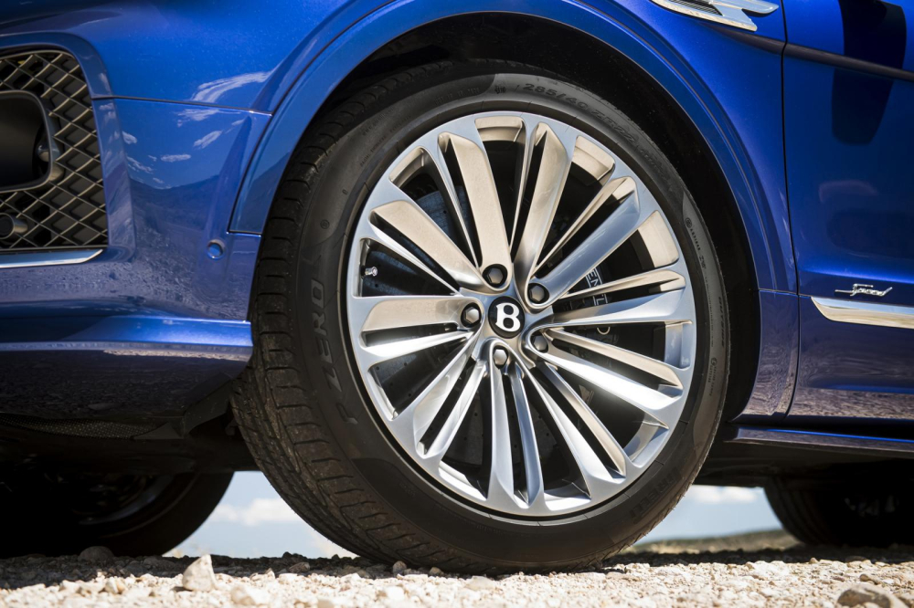 Bộ vành 22 inch của Bentley Bentayga Speed 2021