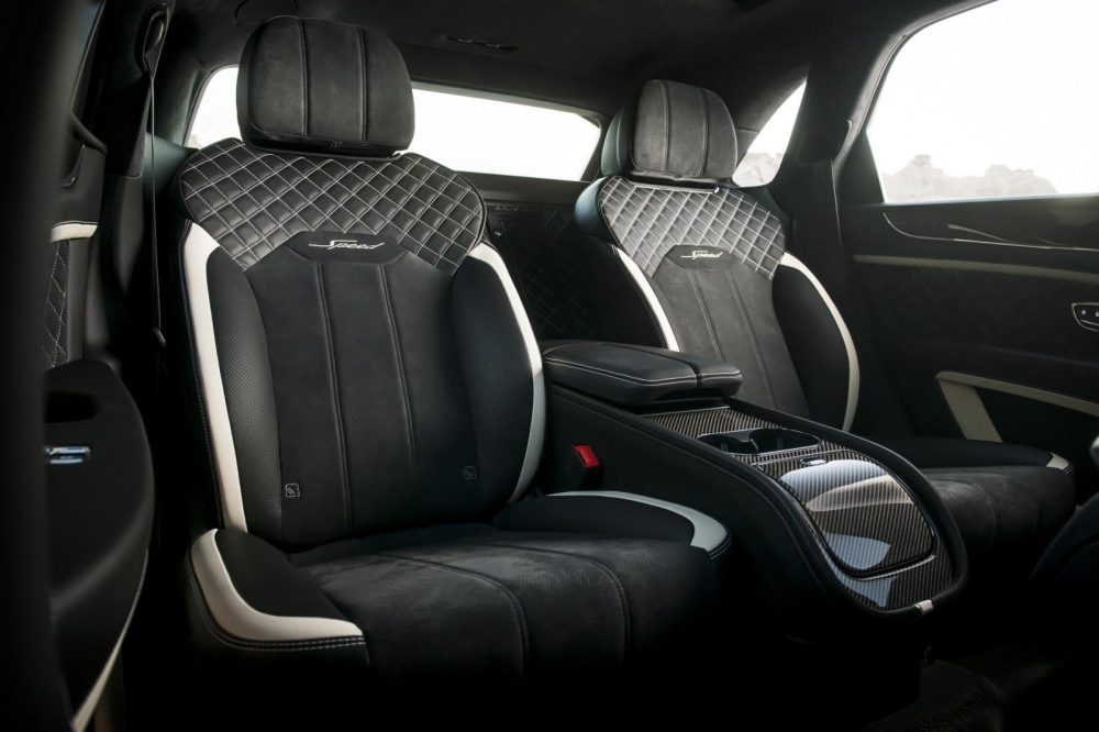 Nhiều chi tiết nội thất của Bentley Bentayga Speed 2021 được bọc bằng Alcantara