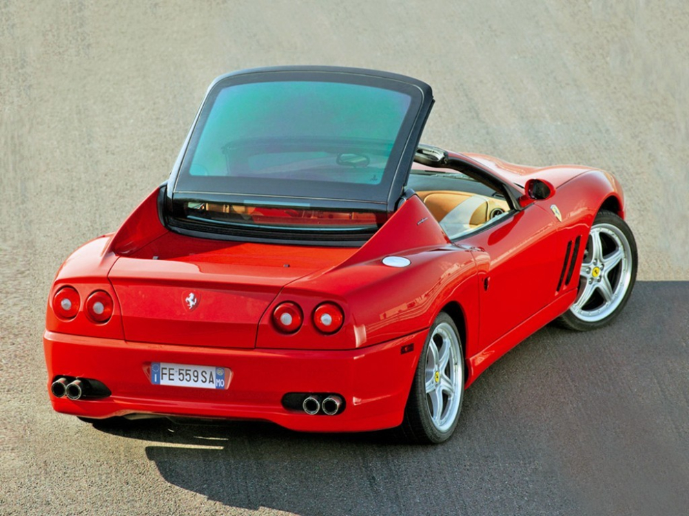 Mui bằng k&iacute;nh nguy&ecirc;n khối của Ferrari 575 Superamerica